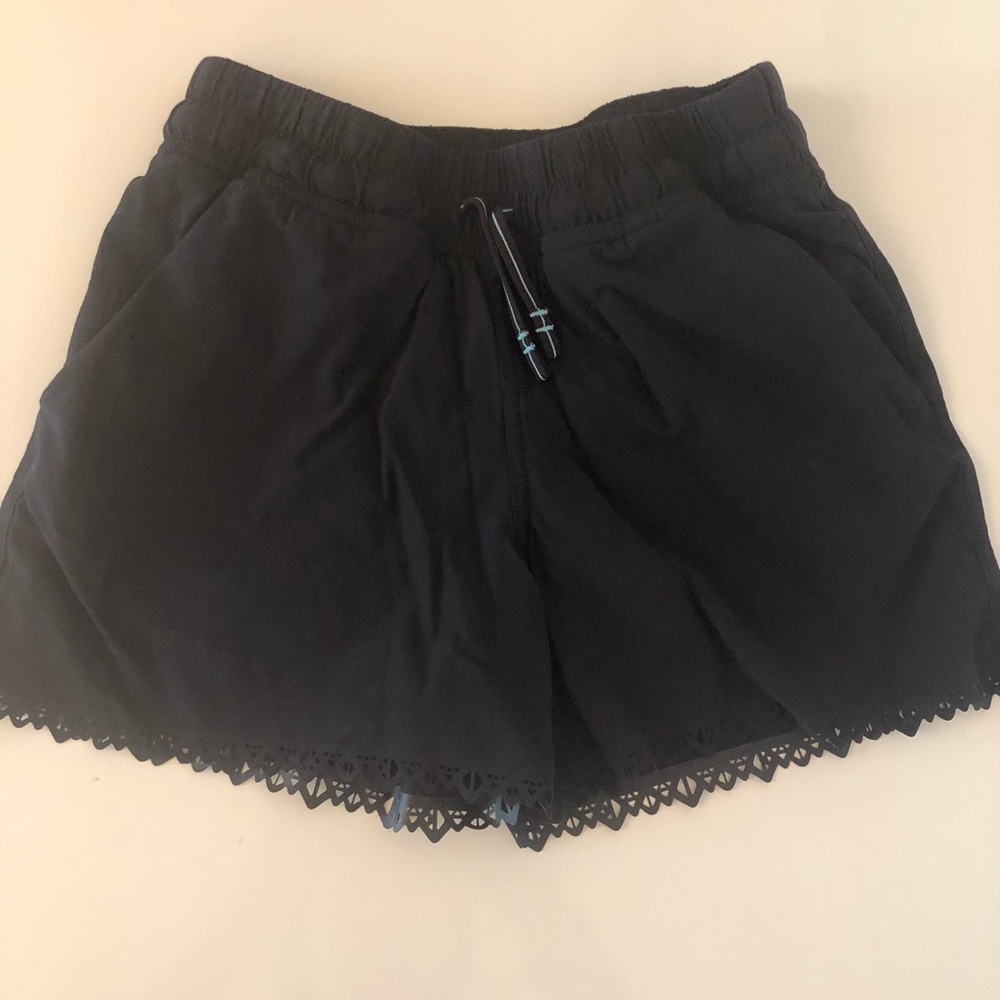 Girl Ivivva shorts